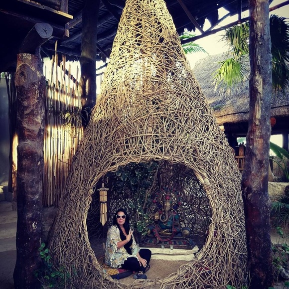 Meet your Posher, Jaclyn - Picture 1 of 2